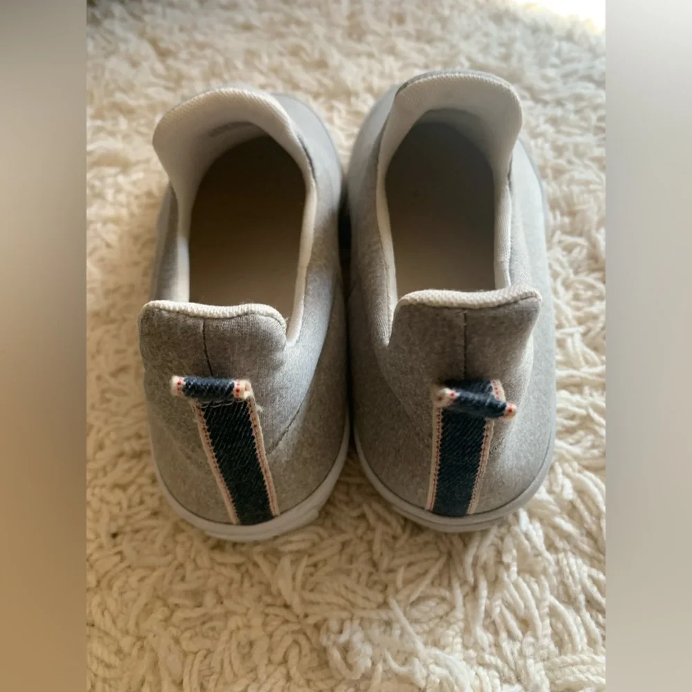 Ellen Degeneres ED-DAIRE‎ Love Slip-On Sneakers, Gray and White 10M